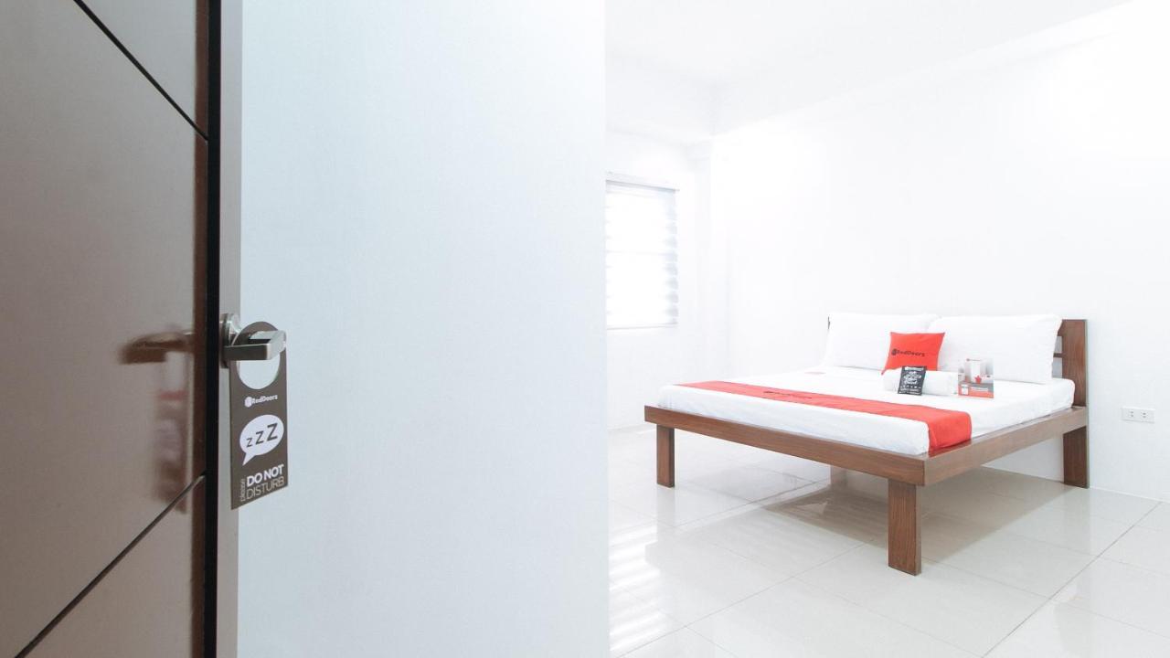 Reddoorz Plus At Dbuilders Poblacion Bgc Taguig Eksteriør bilde