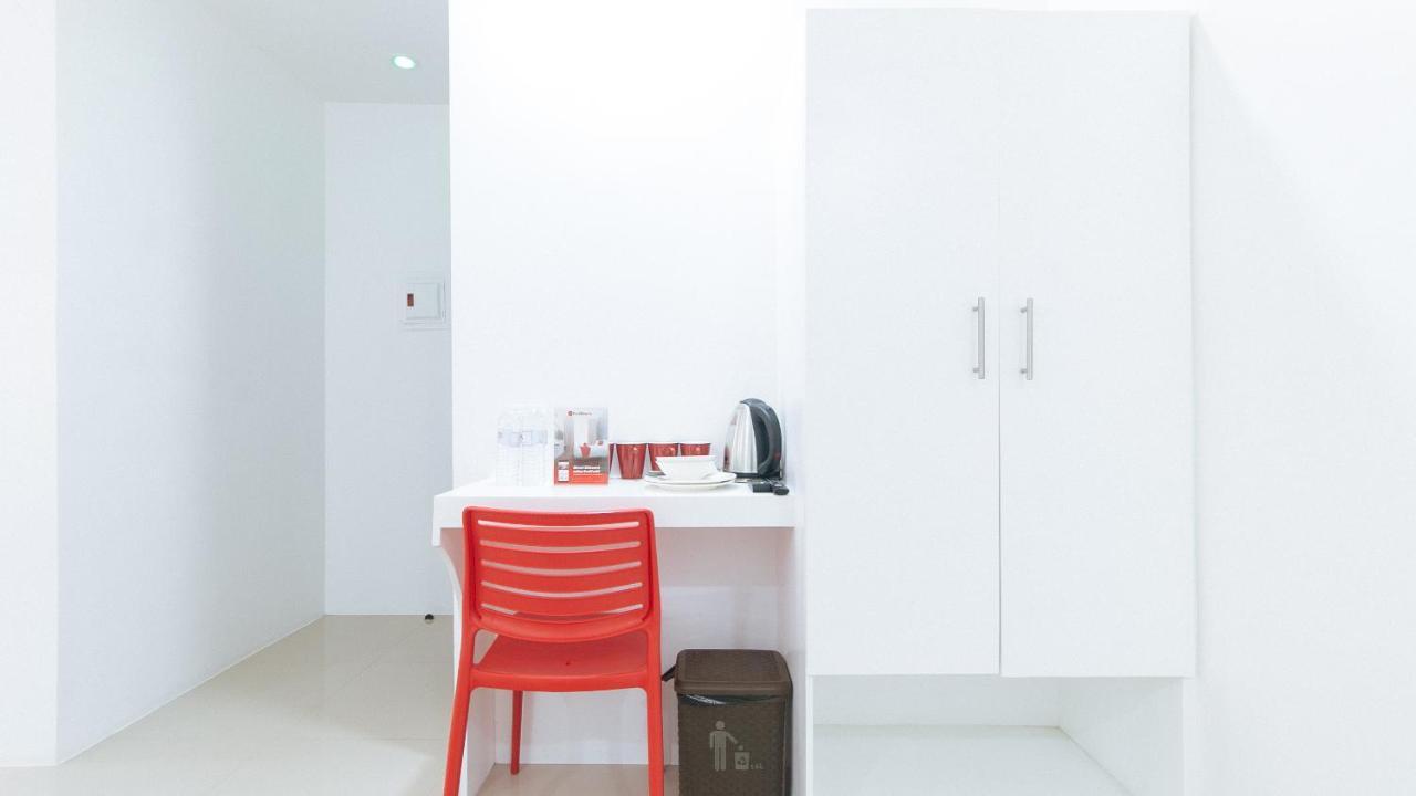 Reddoorz Plus At Dbuilders Poblacion Bgc Taguig Eksteriør bilde