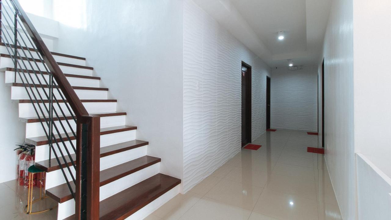 Reddoorz Plus At Dbuilders Poblacion Bgc Taguig Eksteriør bilde